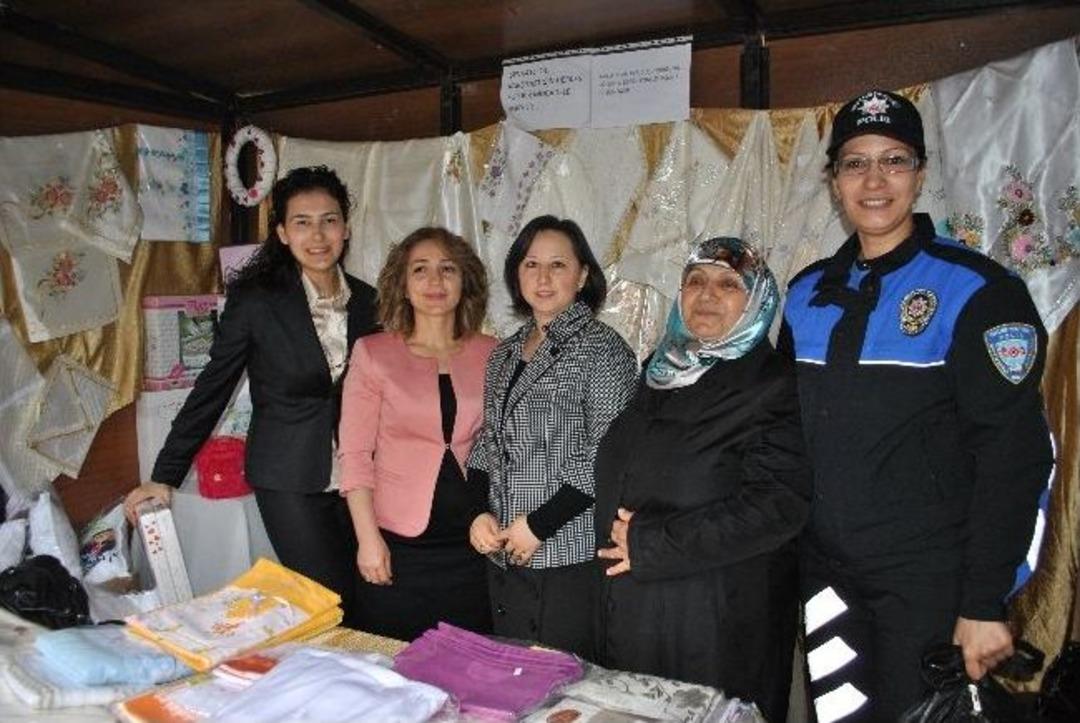 Amasya&rsquo;da Polis Eşlerinden Kermes