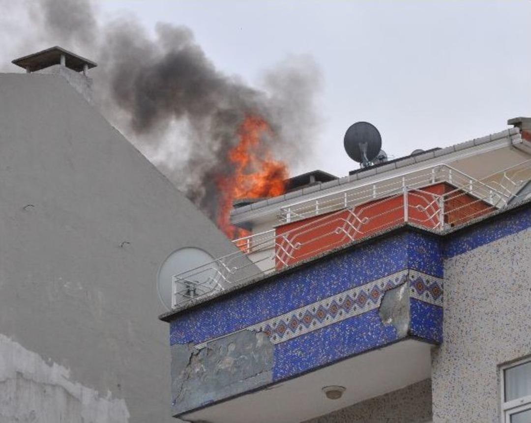 Bafra&rsquo;da &Ccedil;atı Yangını