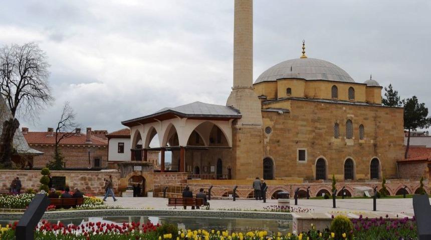 Merzifon’a Bahar Lalelerle Geldi