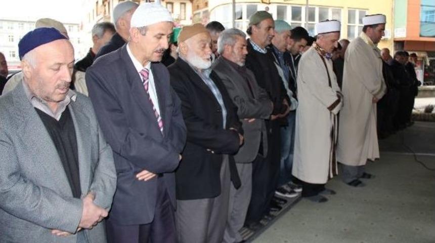 Rize&rsquo;de Burak İ&ccedil;in Gıyabi Cenaze Namazı Kılındı
