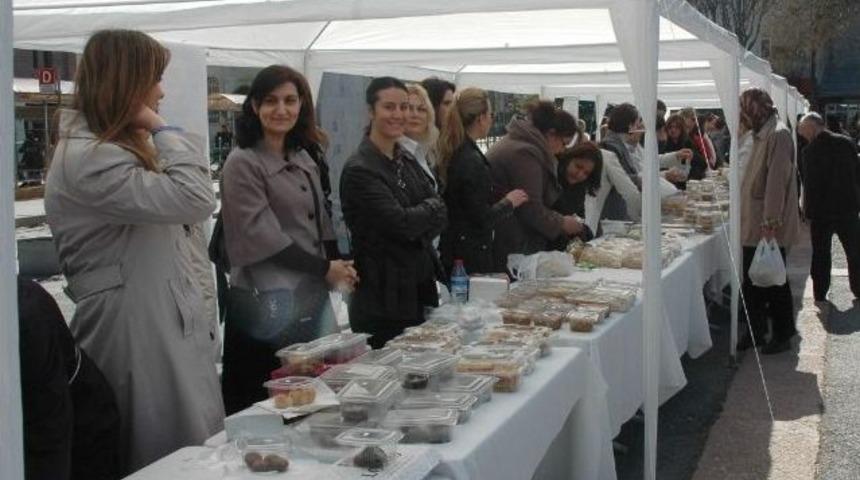 Eskişehirli Polis Eşlerinden Yardım Kermesi