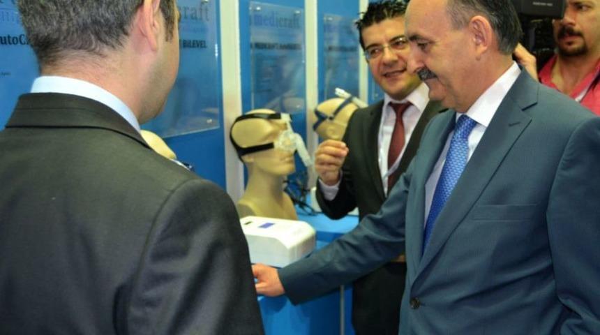 Bakan M&uuml;ezzinoğlu, Sağlık Fuarını Gezdi