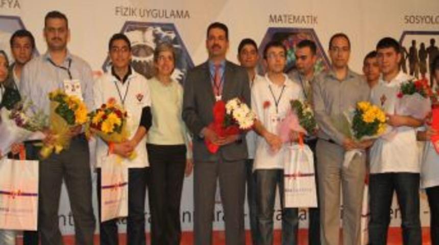 &Ouml;zel Bur&ccedil; Vurallı &Ouml;ğrenciler, T&Uuml;BİTAK Yarışmasından &Ccedil;ifte Birincilikle D&ouml;nd&uuml;