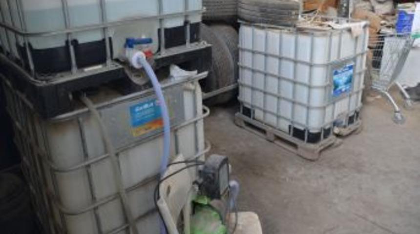 Oto Yıkamacılar Ka&ccedil;ak Mazot Satarken Yakalandı