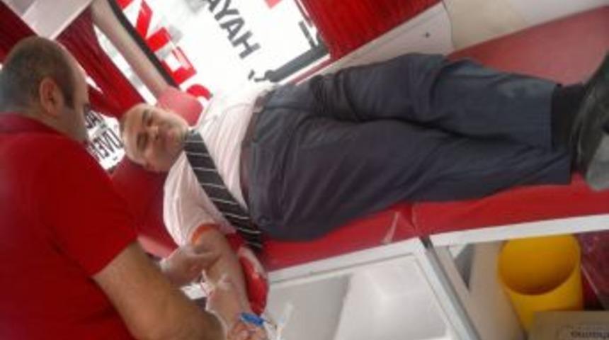 Silifke Kaymakamı Damatlar Kan Verdi.