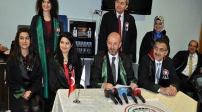 "Avukatlar, Anayasa, Ter&ouml;rle M&uuml;cadele Ve Barış S&uuml;recine Katkı Sağlamalı"