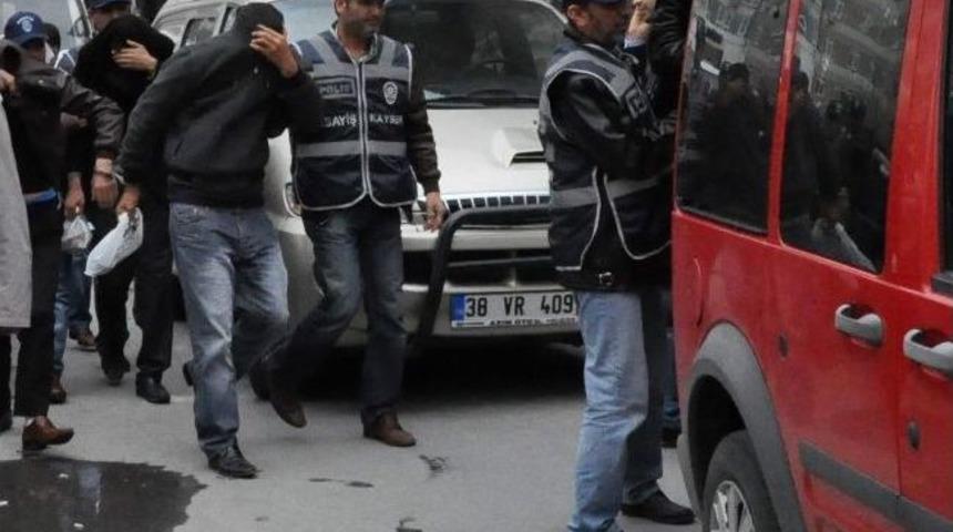 Dolandırıcıların Y&uuml;zdecileri Yakalandı