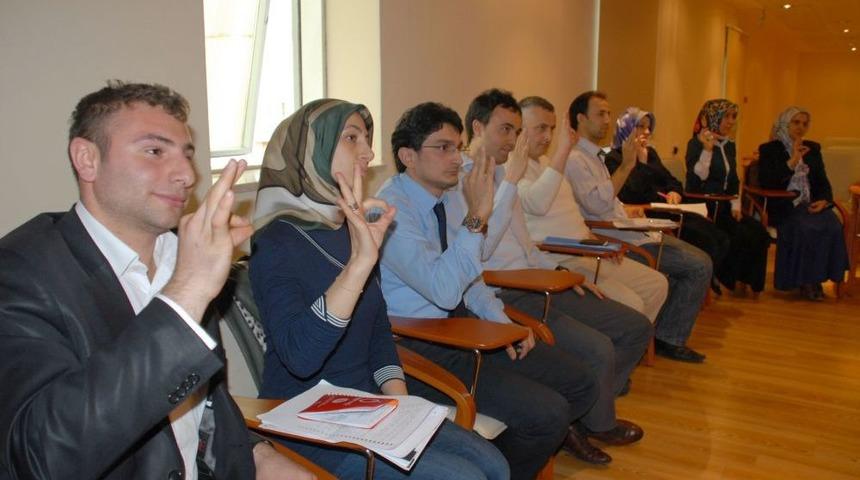 Hastane Personeli Işaret Dili &Ouml;ğreniyor