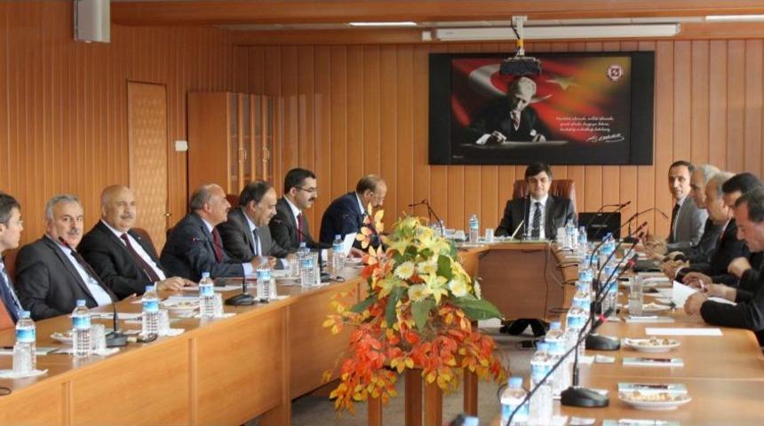 Prof. Dr. &Ccedil;etinsaya: &Ccedil;&ouml;z&uuml;m S&uuml;recinde Herkes Elini Taşın Altına Koymalı