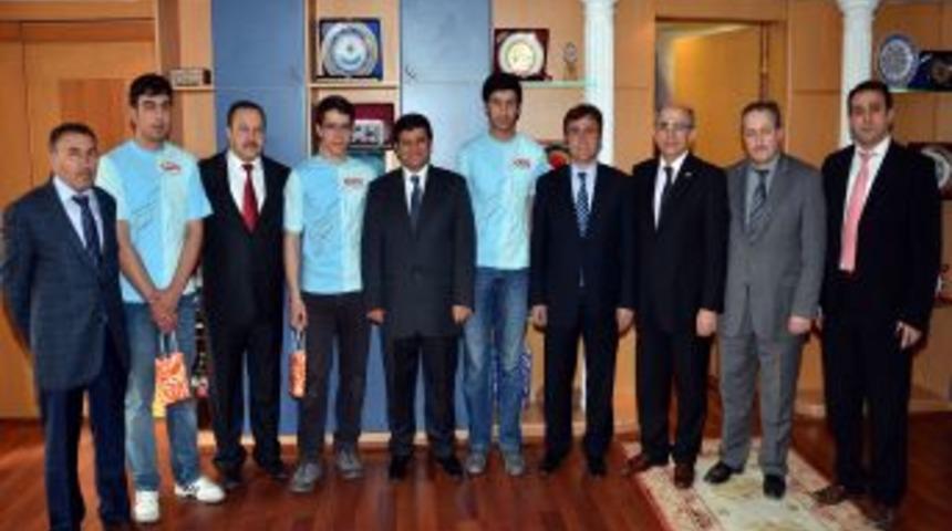 Vali Mayda, YGS&rsquo;de Dereceye Giren &Ouml;ğrencileri Kutladı