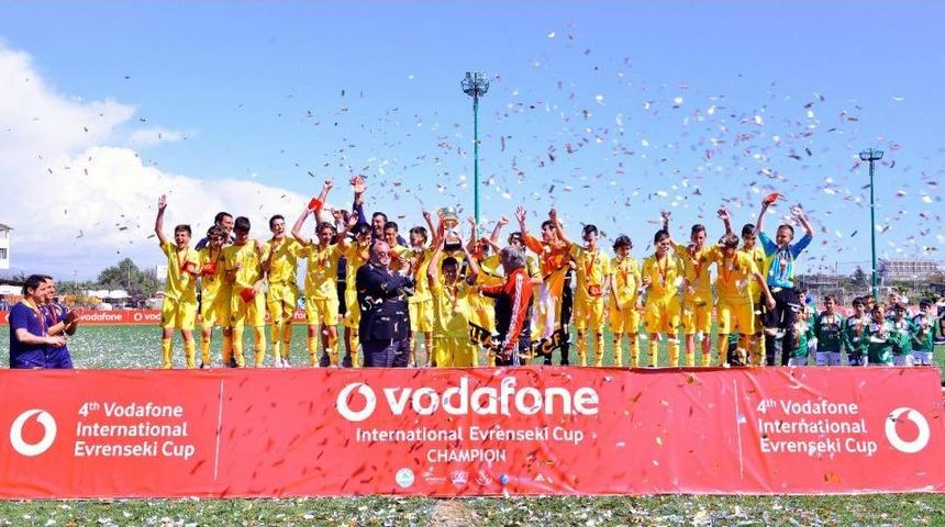 4. Vodafone Uluslararası Evrenseki Kupası, Villareal'in Oldu