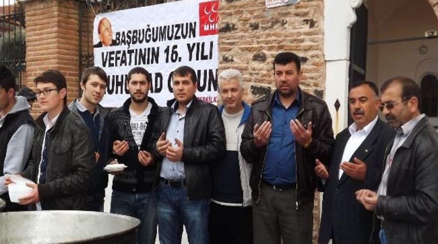 Kula Mhp, Alpaslan T&uuml;rkeş İ&ccedil;in Pilav Dağıttı