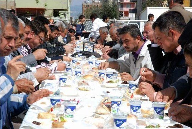 Türkeş, Denizli'de Mevlit Dinledi