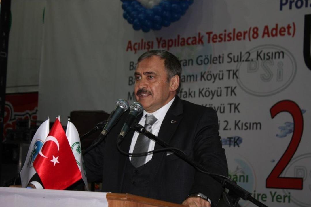 Bakan Eroğlu T&ouml;rende Bayıldı