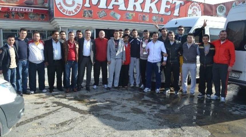 Şampiyonlara İlk Kahvaltı &Ouml;zg&uuml;ven&rsquo;den