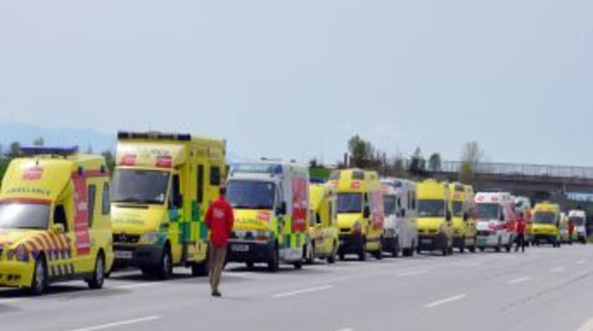 İngiltere&rsquo;den Suriye&rsquo;ye Ambulans Konvoyu