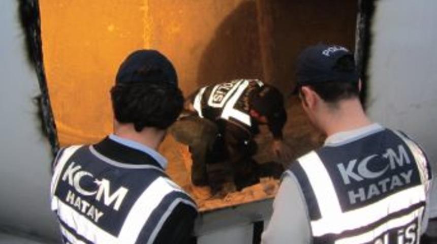 Hatay'da Beton Mikserine Zulalanmış 4 Milyon Adet Hap Ele Ge&ccedil;irildi