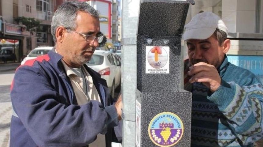 Turgutlu'da Direklere İzmarit Kutuları Monte Edildi