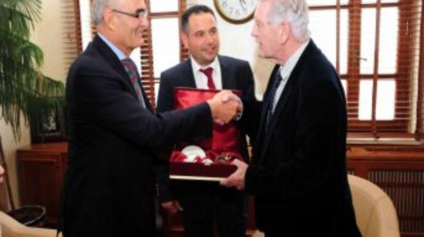 Fransız Konuklar Başkan Yılmaz’ı Ziyaret Etti