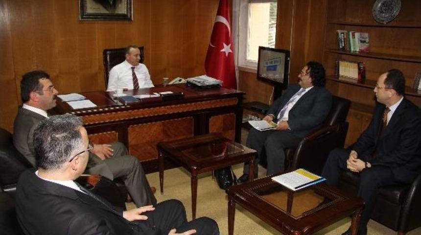 Trabzon Valisi Dr. Recep Kızılcık Eğitimcileri Makamında Kabul Etti