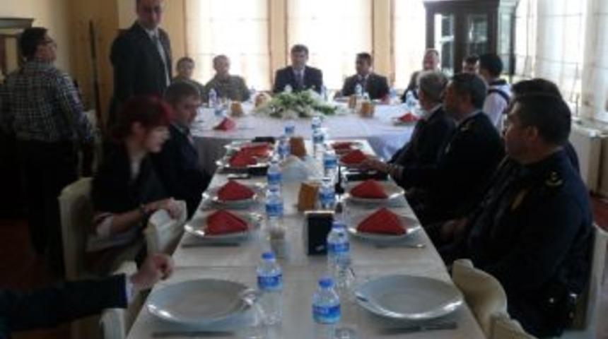 Emniyet Ve Basın Mensupları Kahvaltıda Buluştu