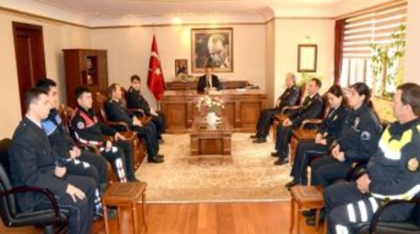 Polislerden Vali K&uuml;&ccedil;&uuml;k&rsquo;e Ziyaret