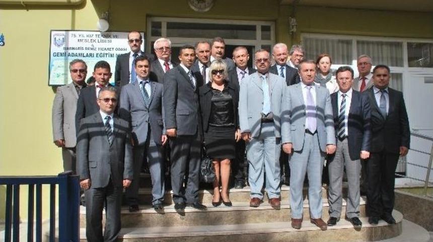 Marmaris'te Okul M&uuml;d&uuml;r&uuml; Ve &Ouml;ğretmene Darp İddiasına Kınama