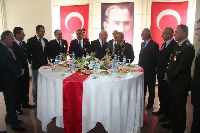 Kahraman Polise Devlet Övünç Madalyası