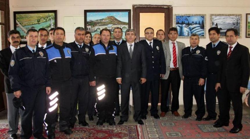 Komiserin Resim Sergisi B&uuml;y&uuml;k Ilgi G&ouml;rd&uuml;