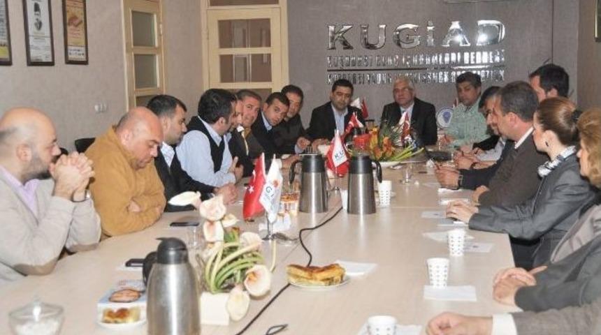 &Ouml;mer G&uuml;nel, Gen&ccedil; İşadamlarıyla Bir Araya Geldi