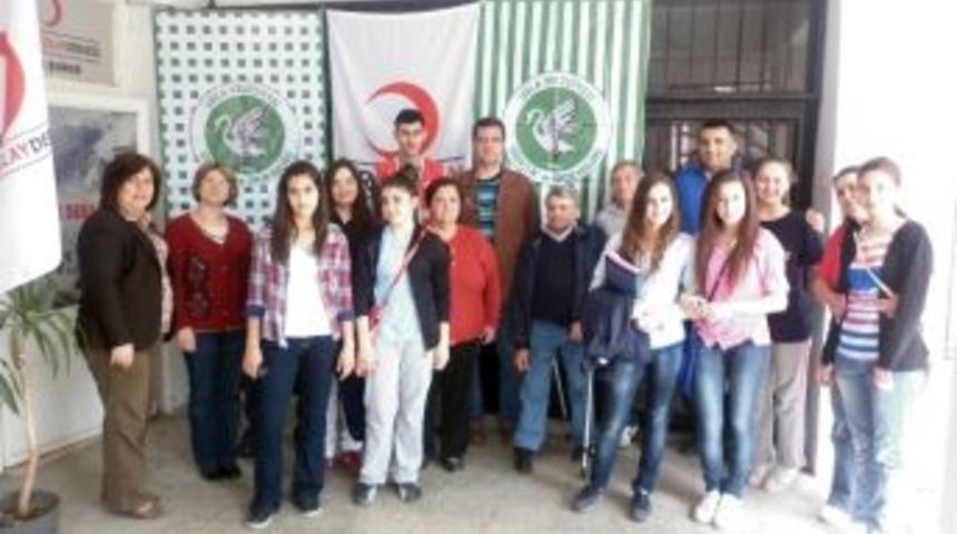 Urla Kızılaydan Spora Ve Sporcuya Destek&rlm;