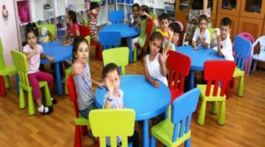 Miniklerin Masa-sandalye Sevinci