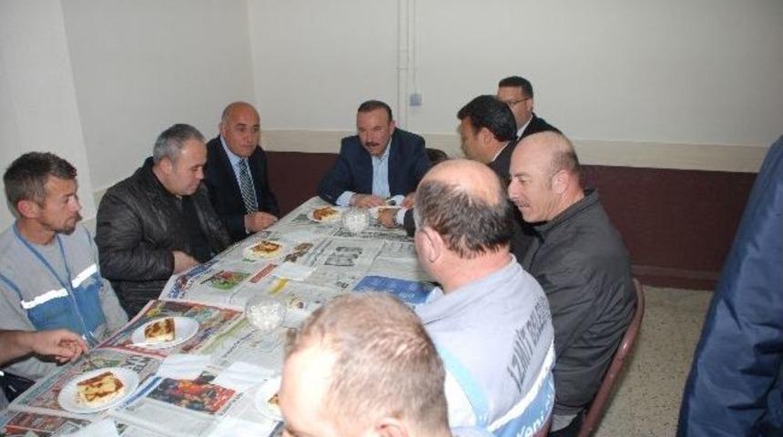 Doğan,iş&ccedil;ilerle Kahvaltı Yaptı