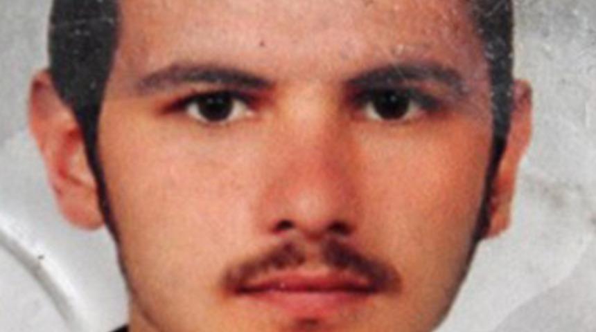 Aracını durdurup para isteyen genci &ouml;ld&uuml;rd&uuml;