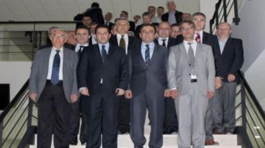 Bucak Heyeti Uluslararası Antalya &Uuml;niversitesi'ni Ziyaret Etti