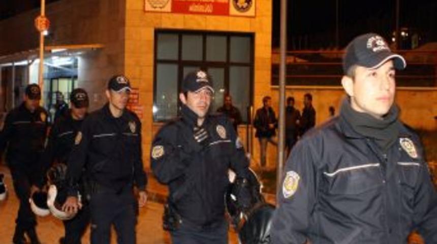 Muğla’da 1000 polis öğrenci yurtlarını aradı