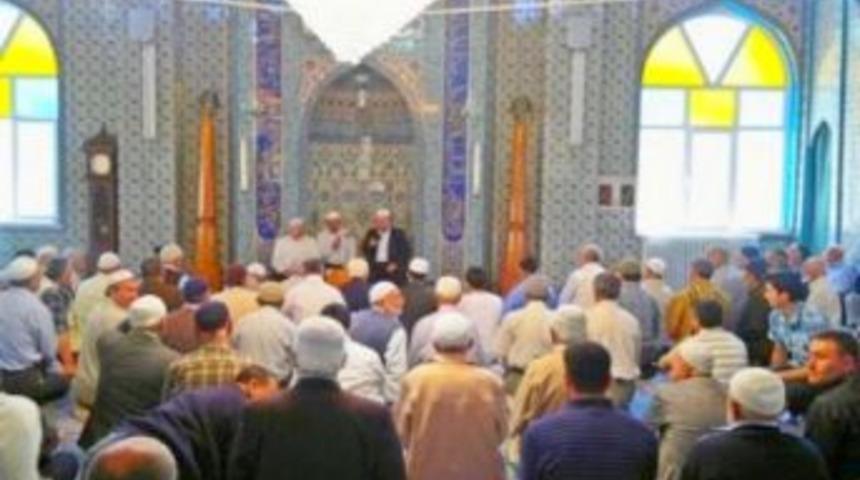 Alparslan Türkeş için mevlid-i şerif okundu