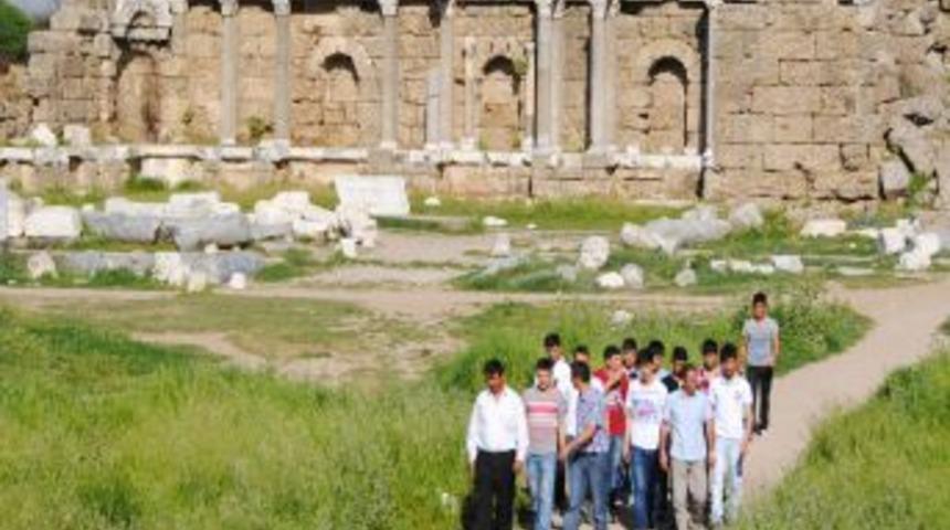 Manavgatlı Gen&ccedil;ler Arkeolojik Zenginlikleri Yerinde G&ouml;rerek Tanıyor