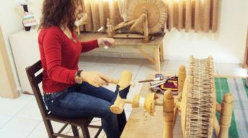 İpek Kozası Kursunda Eğitim Alan Bayanlar Meslek Sahibi Oluyor