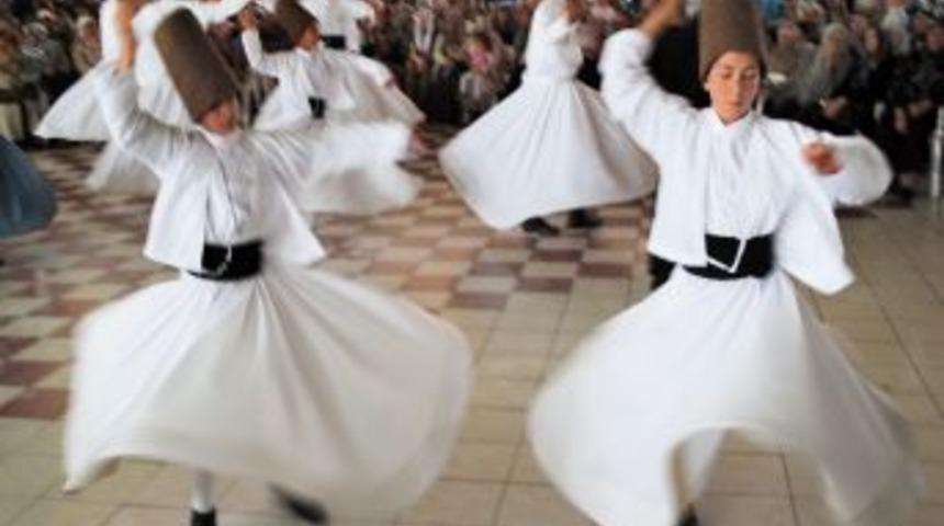 Manavgatlı K&uuml;&ccedil;&uuml;k Semazenler Kutlu Doğum Haftası'nda D&ouml;necek