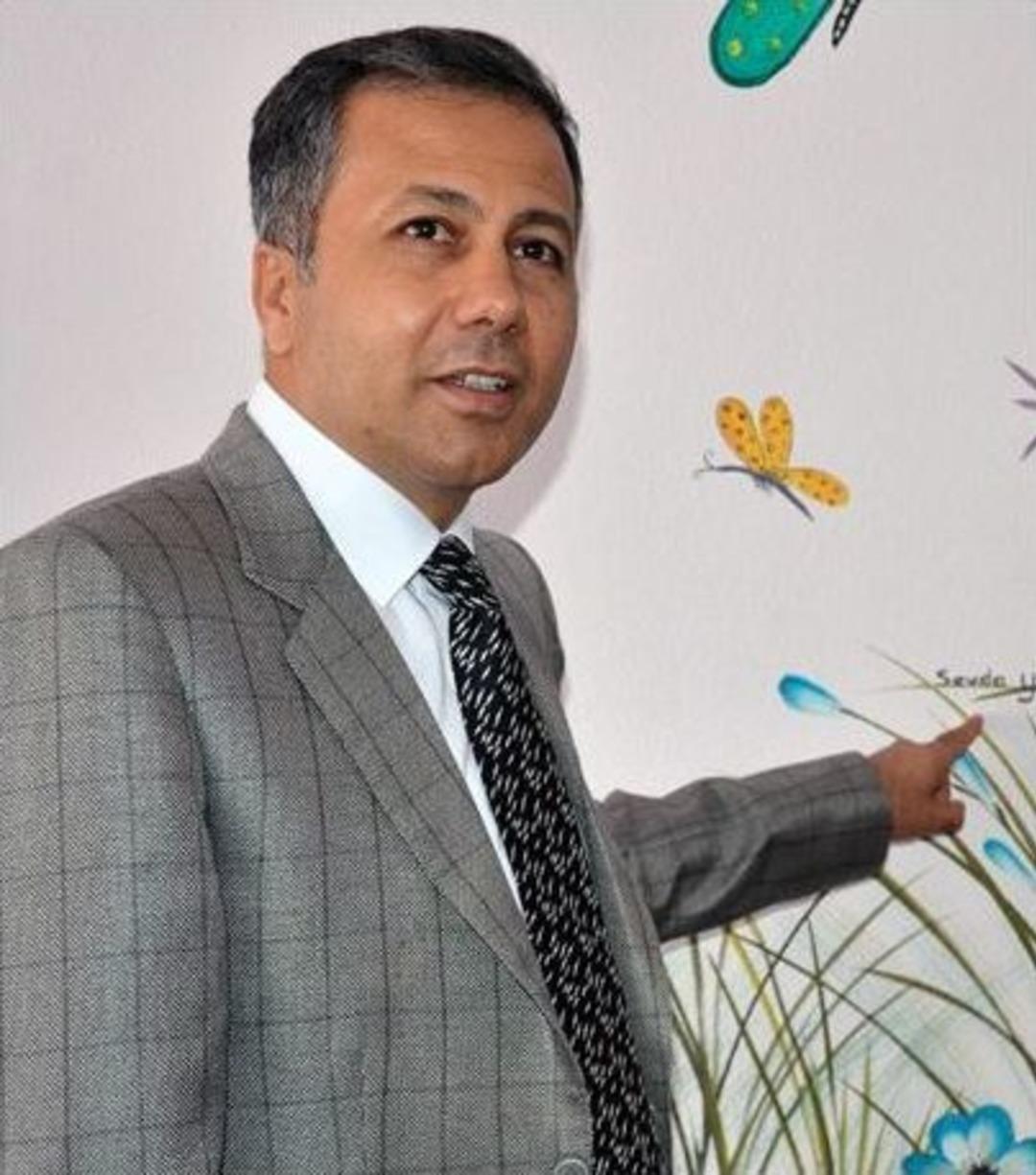 Validen Fedakar Babaya Destek