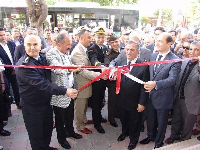 Yenilenen Hizmet Binasına Görkemli Açılış