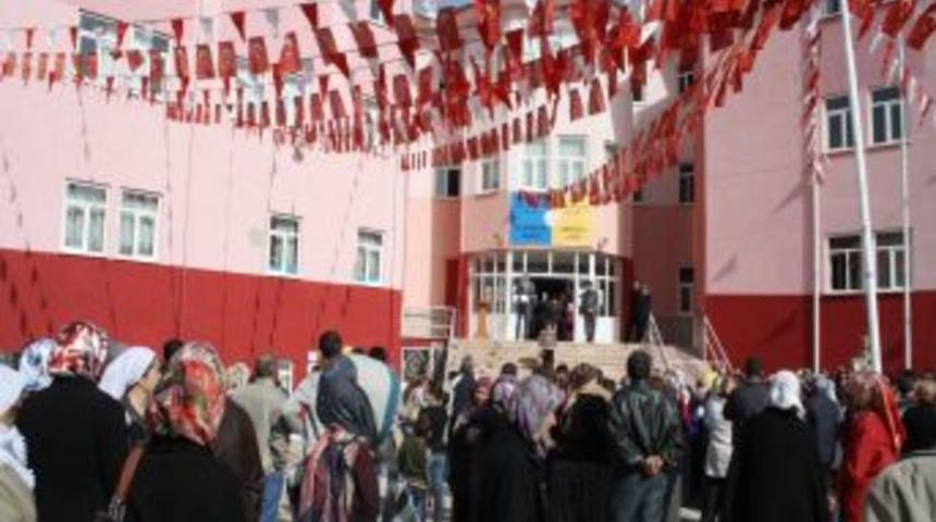 Burdur Alpaslan Ali Can Koleji Bursluluk Sınavı D&uuml;zenledi