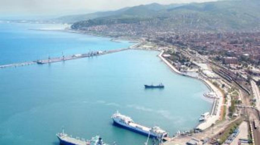 Rus G&uuml;mr&uuml;klerindeki Keyfi Uygulamalar, Karadeniz Ihracatını Baltalıyor