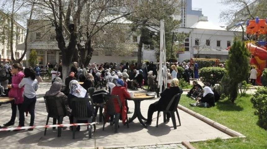 Akşehir&rsquo;de Nihat Hatipoğlu İzdihamı