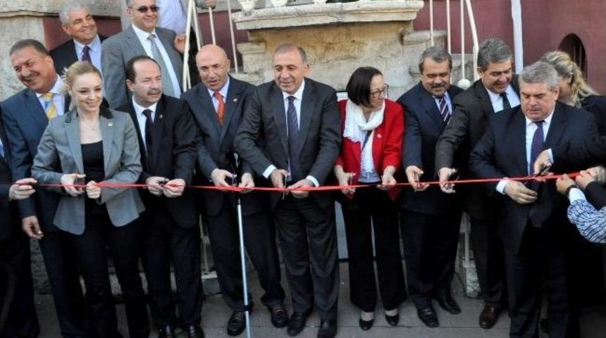 G&uuml;rsel Tekin&rsquo;den Roman &Ccedil;ifte 100 Tl