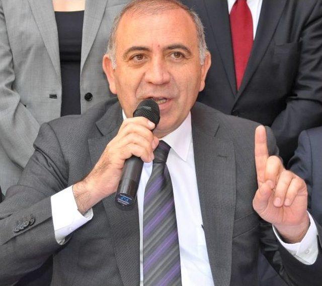 Gürsel Tekin’den Roman Çifte 100 Tl