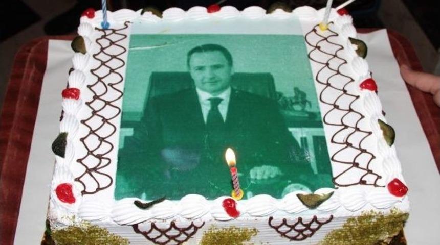 Gazetecilerden, Emniyet M&uuml;d&uuml;r&uuml; Y&uuml;ksel&rsquo;e Doğum G&uuml;n&uuml; S&uuml;rprizi