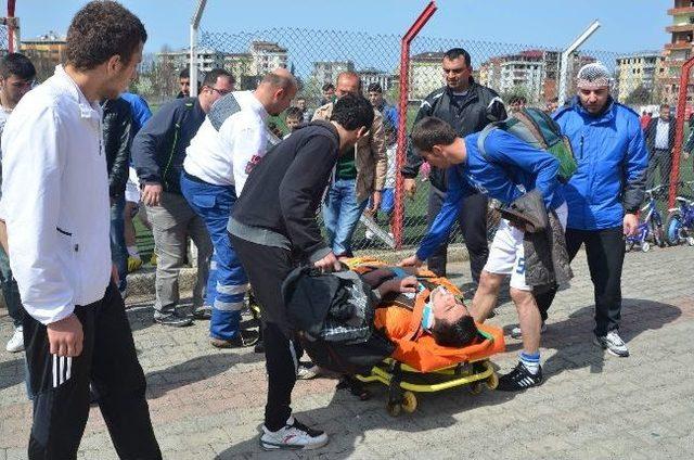 Maçta 30 dakika ambulans bekledi