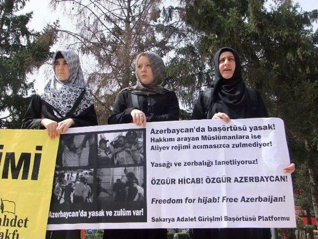 Azerbaycan’daki Yasak Protesto Edildi